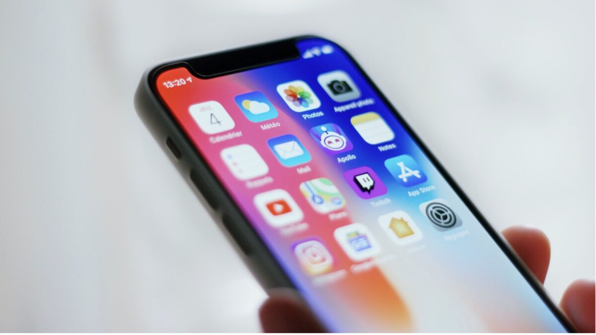 Hitechdoctor Η Apple εκδίδει επείγουσα ενημέρωση λογισμικού για iPhone — Πώς και γιατί να την εγκαταστήσετε